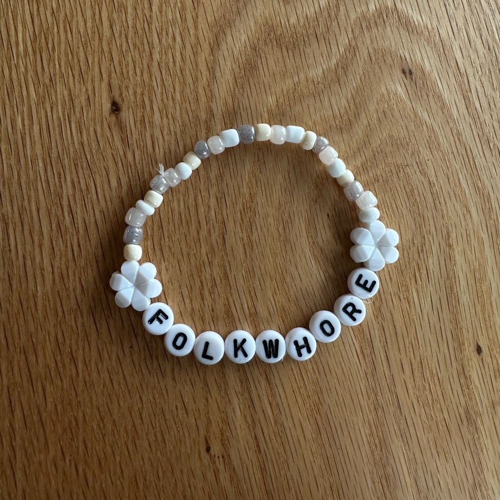 Taylor, Swift, friendship bracelet✨